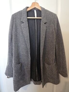 MURAL. Gray Textured Open Blazer